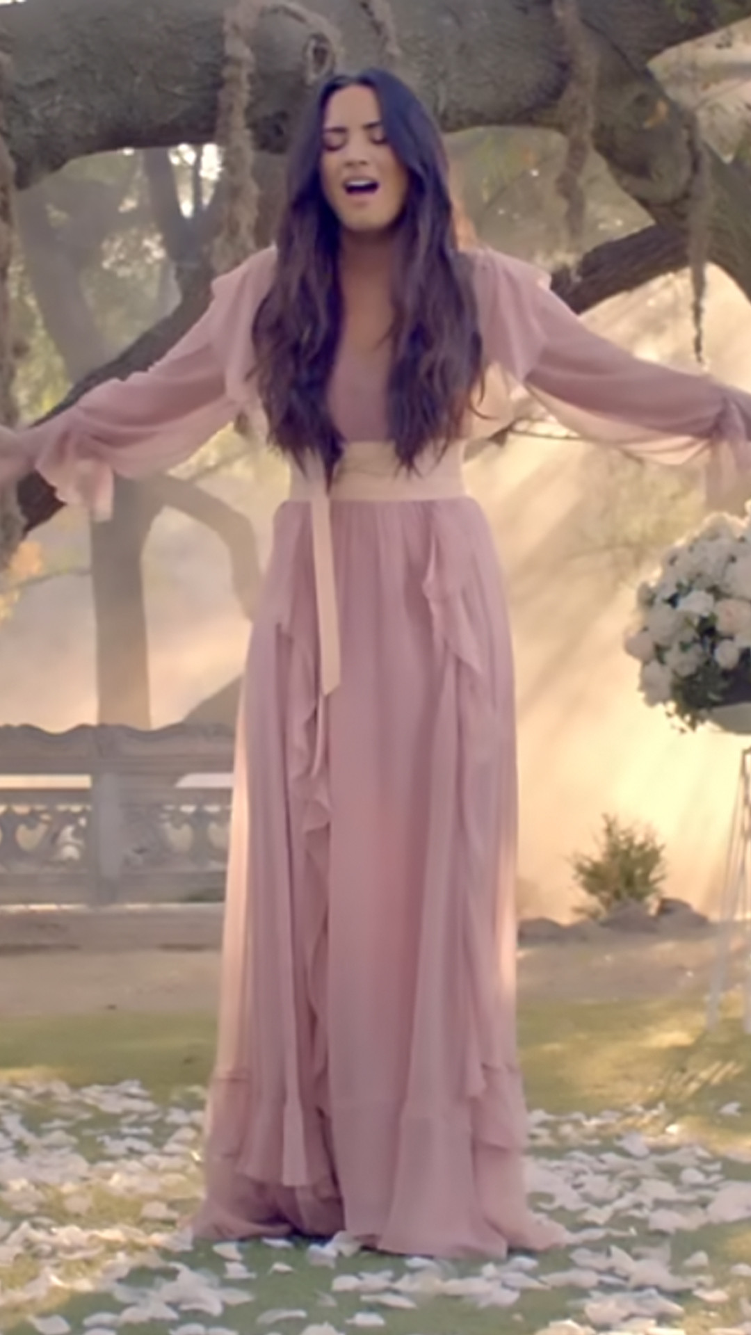 Demi Lovato vuelve a sus raíces latinas con la versión en español de